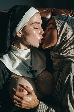 A kiss across the divide